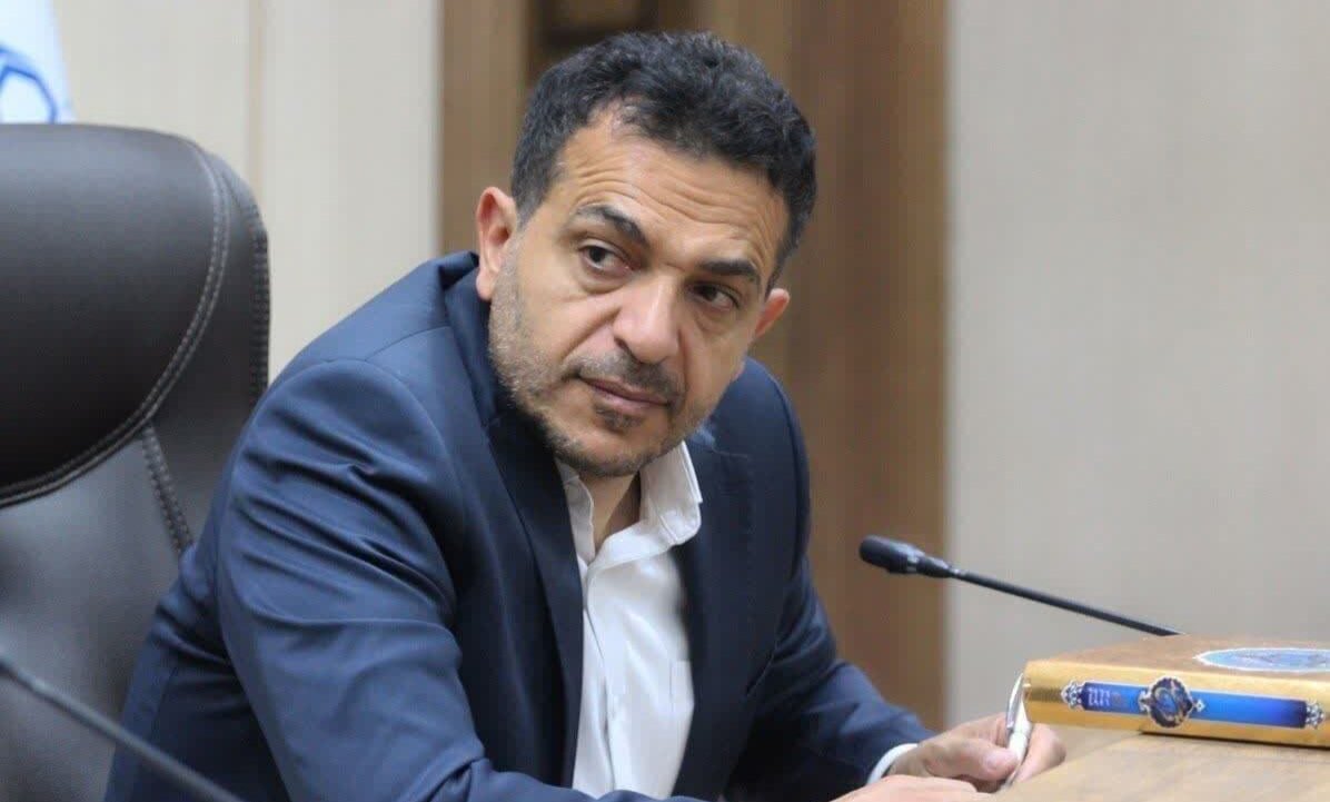 فوق‌العاده خاص خارج از مزایای دیگر کارکنان پرداخت می‌شود