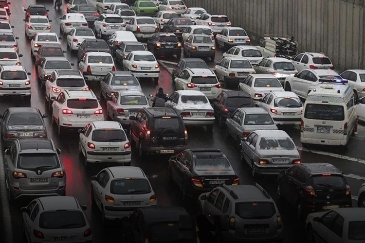 آخرین وضعیت ترافیکی محورهای شمالی؛ جاده چالوس و هراز قفل شدند