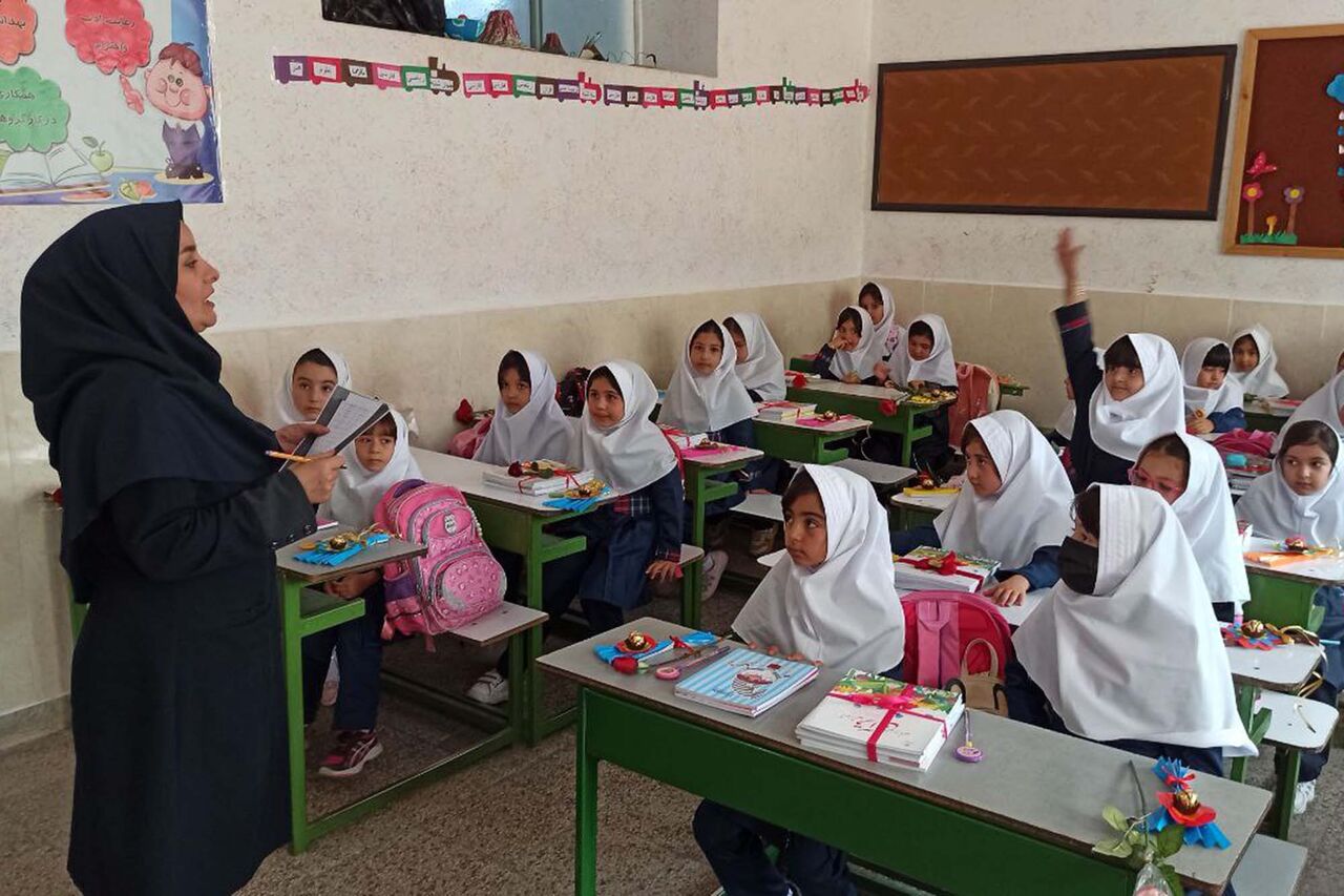 تجربه معلمان، مبنای تألیف کتب آموزشی می‌شود