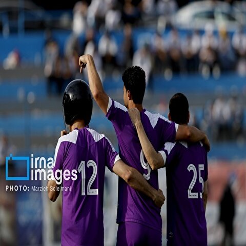 تصاویر: دیدار «ستارگان دهه ۶۰» و «پلیس راهور»
