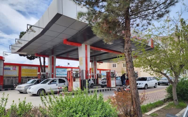 بنزین ۱۰۰ میلیونی در پمپ بنزین تهران!