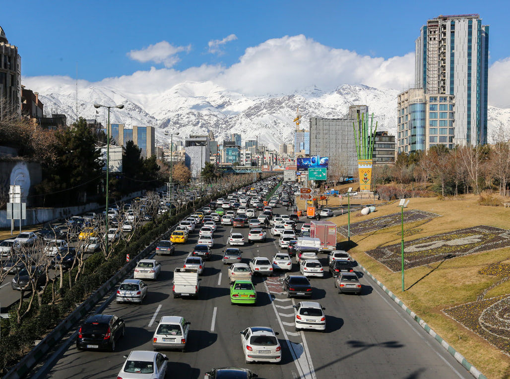 وزش باد، گرد و خاک و نوسان دما در تهران