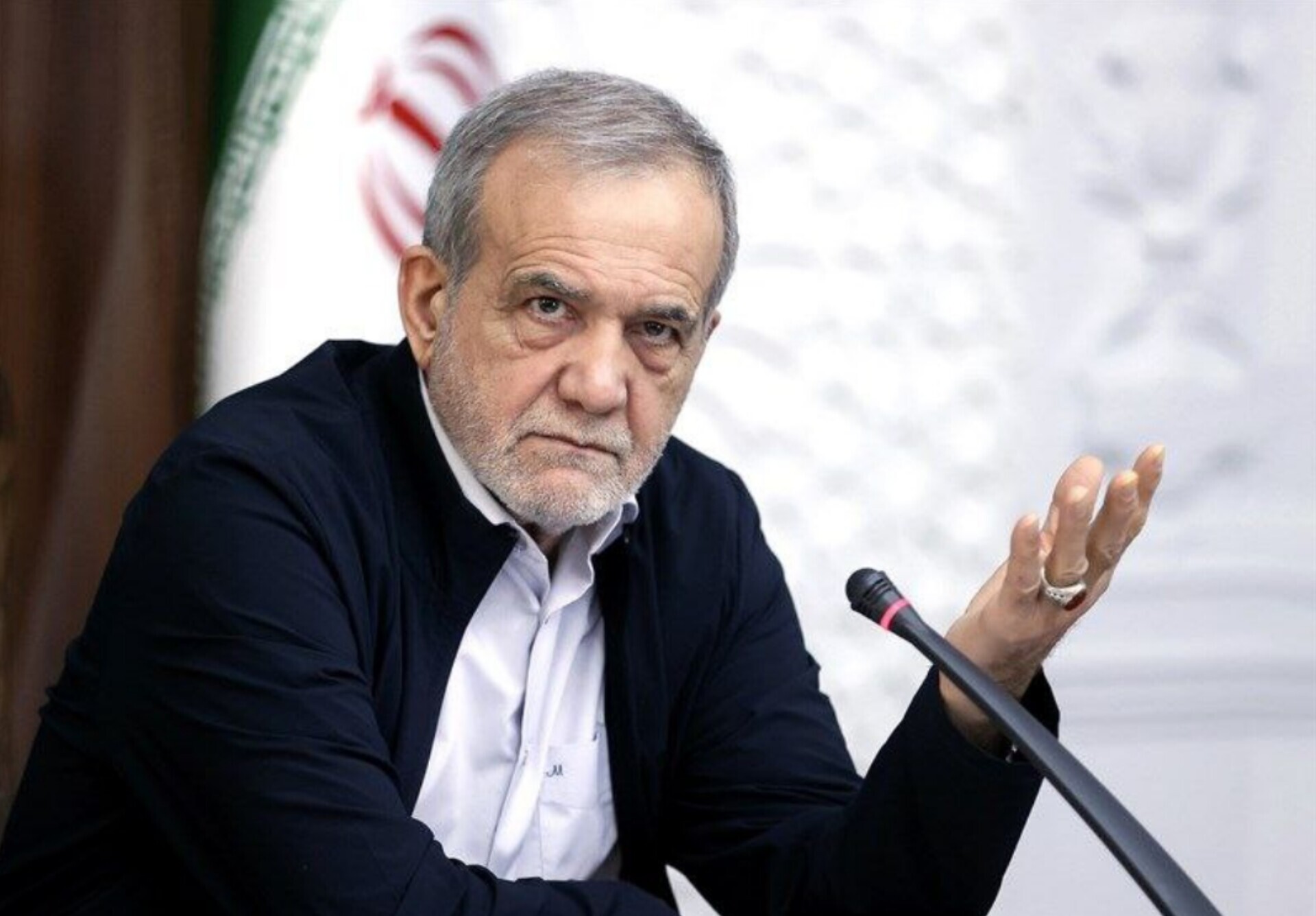 پزشکیان: در تابستان برق به ادارات داده نخواهد شد، مگر اینکه از پنل خورشیدی استفاده کنند
