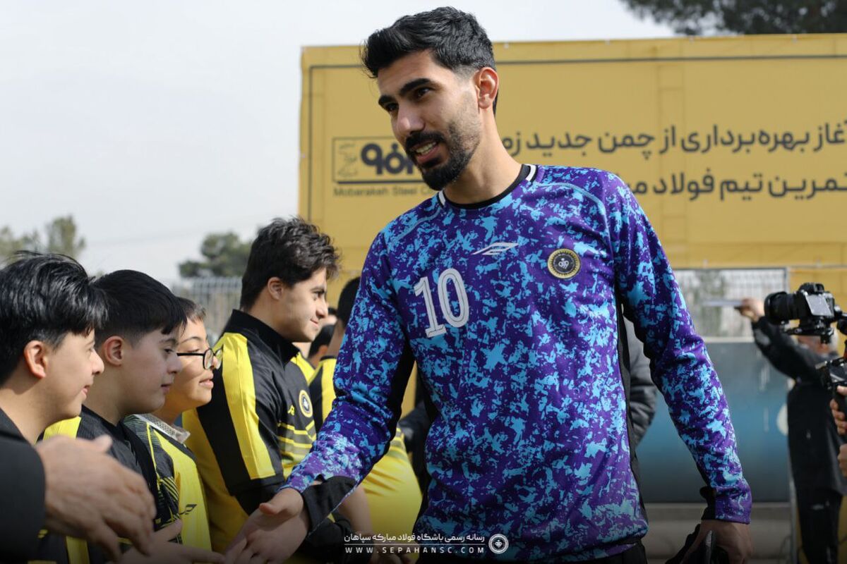 شکاری: با پرسپولیس امضا نکردم، می خواهم بمانم