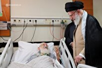ببینید / لحظاتی از عیادت عصر امروز رهبر انقلاب از آیت‌الله نوری همدانی