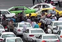 ببینید / لحظه دستگیری یک دزد توسط مردم در تهران