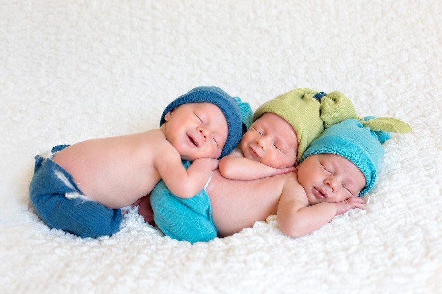 پرداخت کمک‌هزینه مراقبتی به خانواده‌های دارای چندقلو