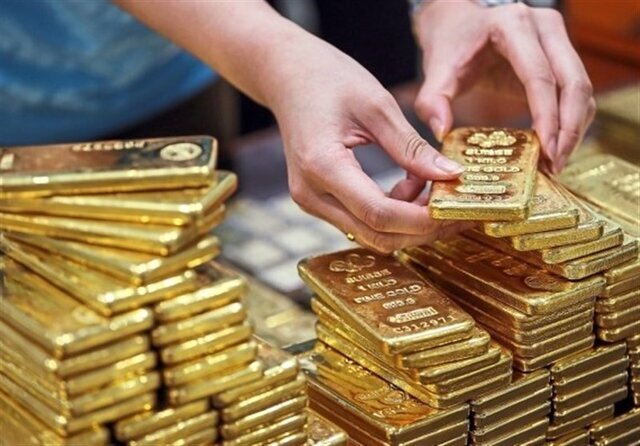 نبرد طلا با بورس و دلار؛ دلیل عقب‌نشینی سرمایه از صندوق‌های طلا چیست؟