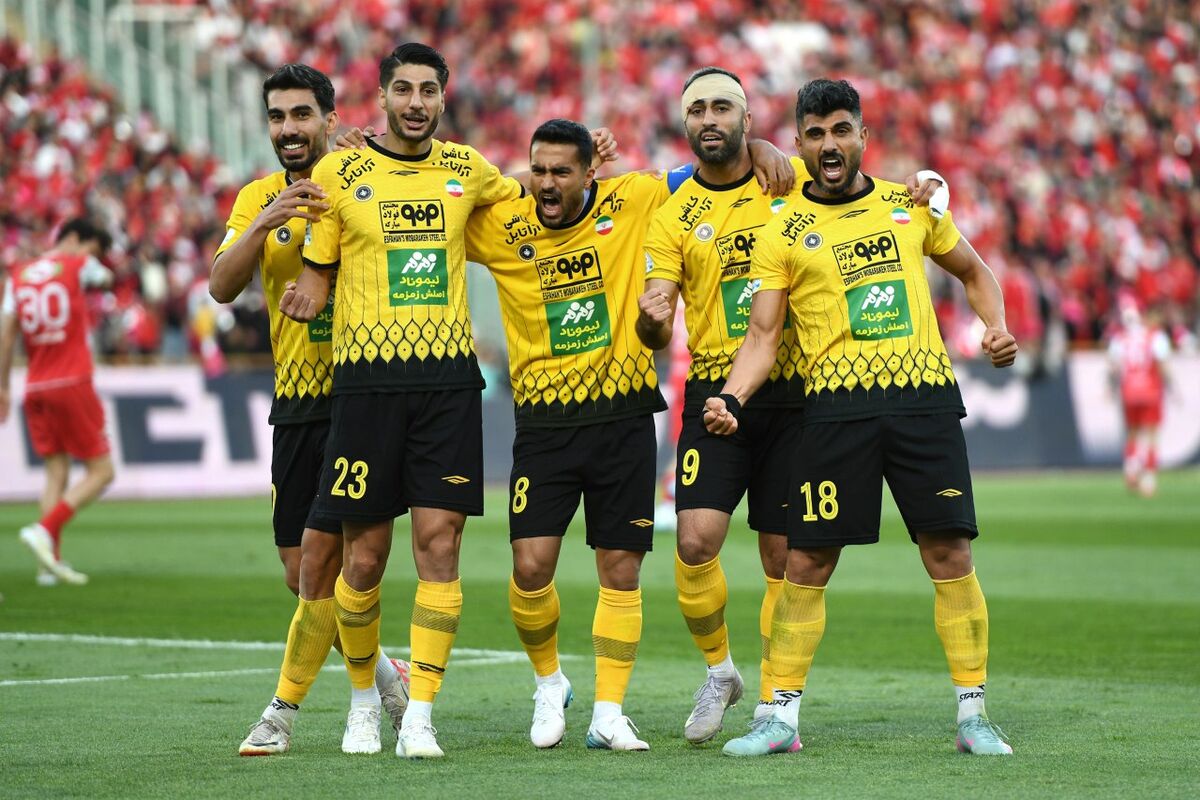 بن‌یدر زننده سومین گل سپاهان مقابل استقلال +فیلم