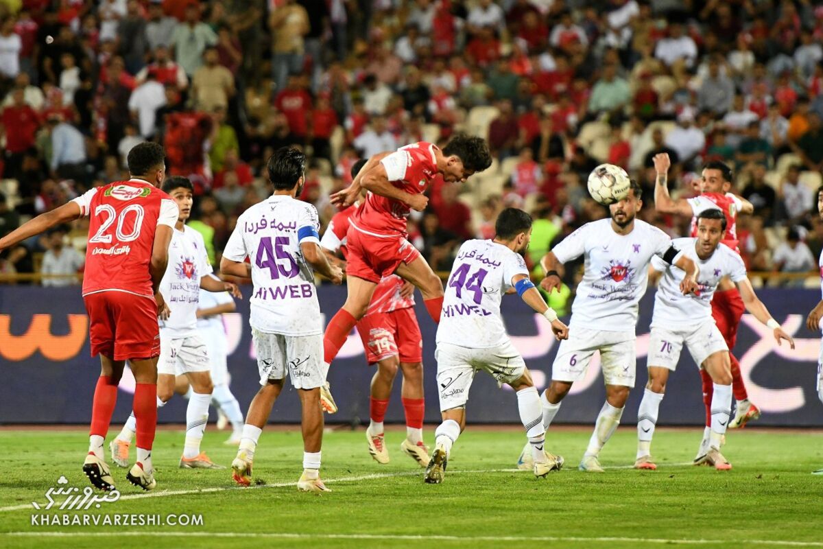 پرسپولیس شهر بی دفاع!