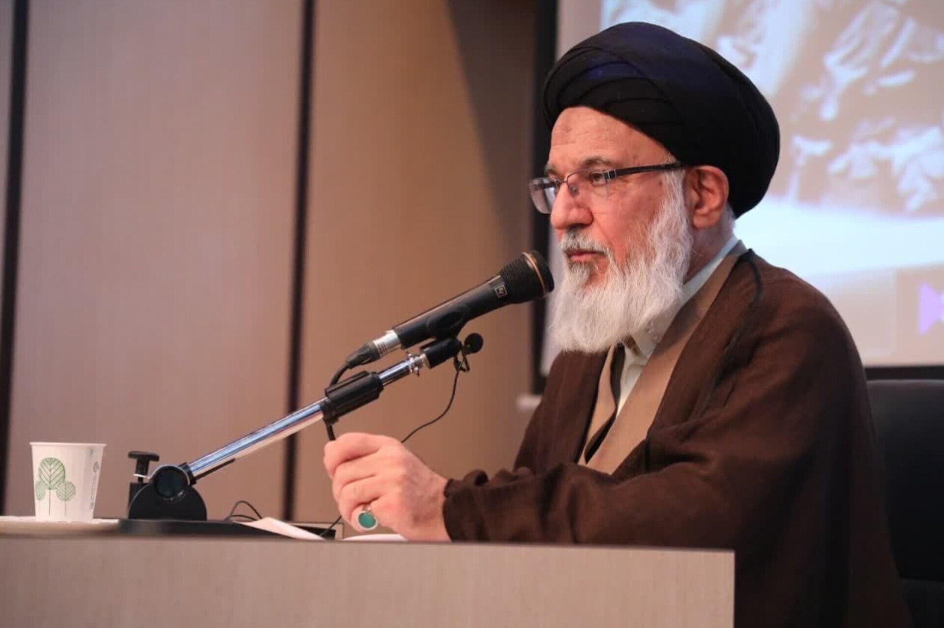 میرباقری، عضو مجلس خبرگان: دشمنان به دنبال بازی با هسته سخت انقلاب هستند تا آن‌ها را از پیروی نظام اسلامی ناامید کنند/ در واقعیت، اتفاق‌های بزرگی در حال رقم خوردن است