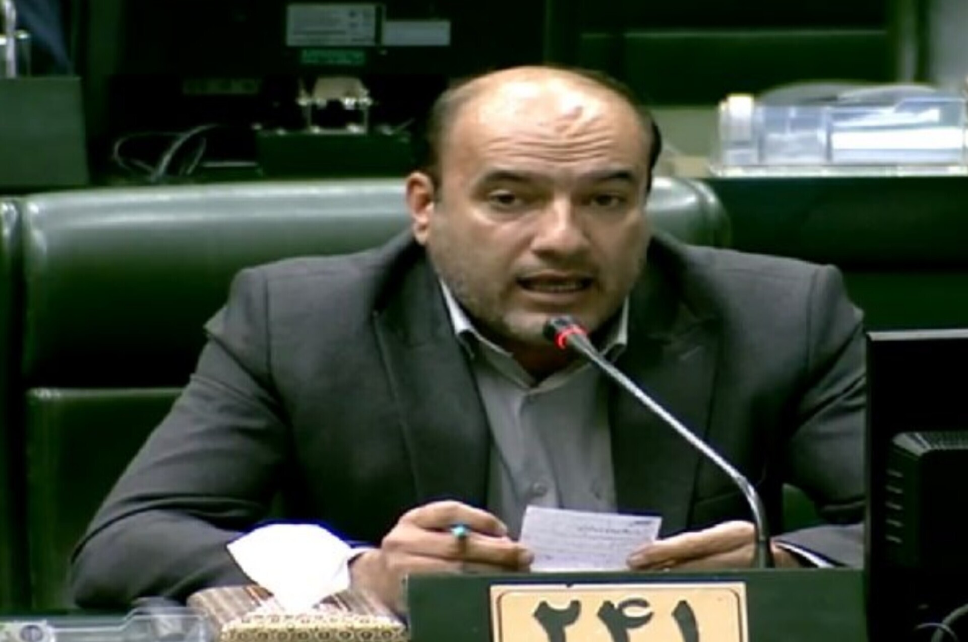 نثاری، عضو کمیسیون عمران مجلس: ماینرها معادل ۲۰ درصد برق کشور را مصرف می‌کنند؛ چرا این موضوع به درستی مدیریت نمی‌شود؟
