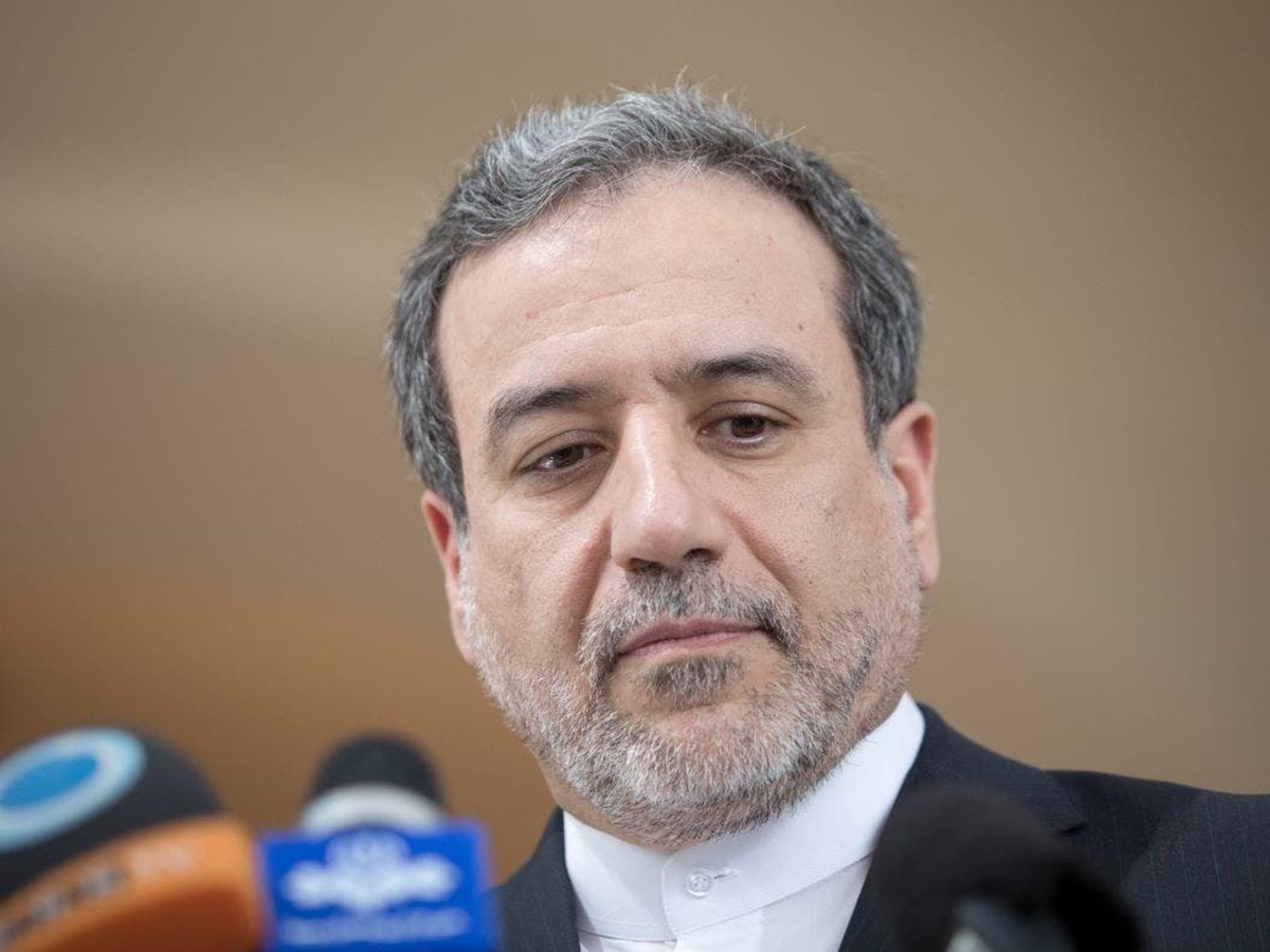 عراقچی برای نشست دیپلماتیک وارد شیراز شد