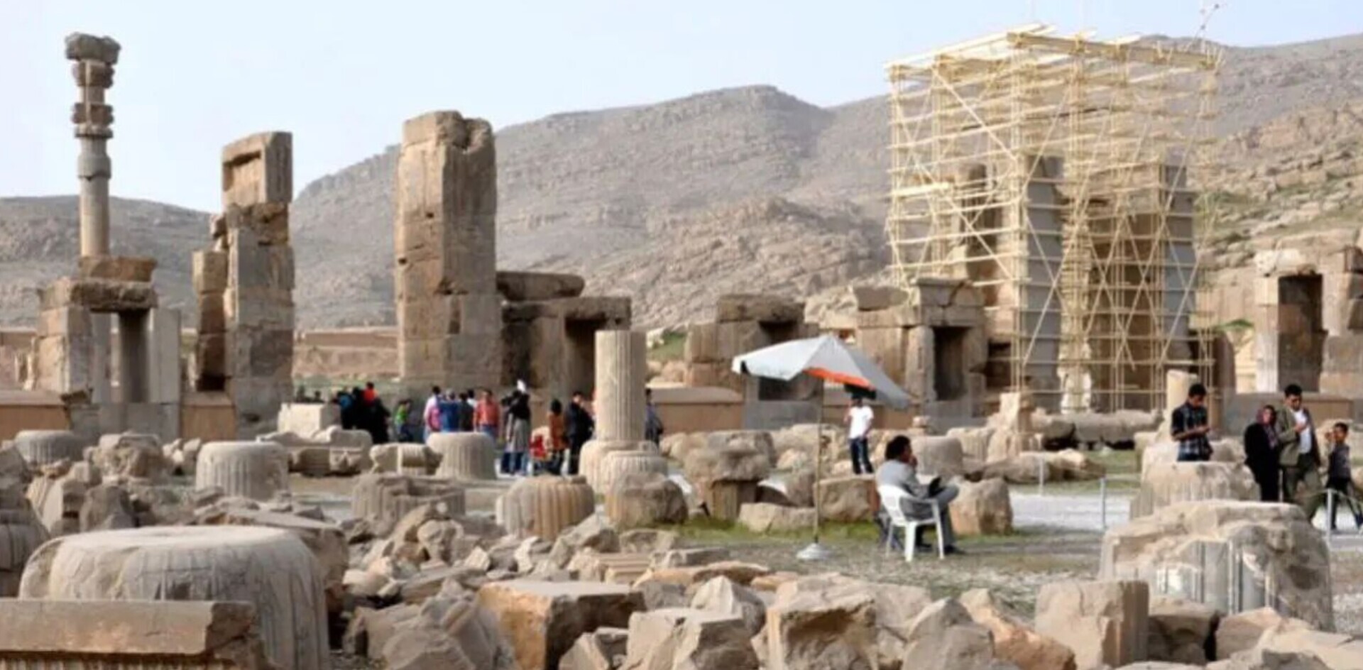 زارع، استاد پژوهشگاه بین‌المللی زلزله‌شناسی: فرونشست به ۱۰ متری آرامگاه شاهان هخامنشی و ۳۰۰ متری تخت جمشید رسیده/ بیش از ۸۰۰ شهر و ۱۶ کلان‌شهر کشور، در پهنه‌های فرونشست قرار دارند