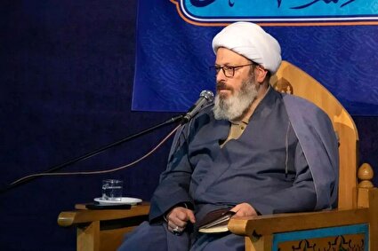 ببینید/ قاسمیان، سخنرانی نزدیک به جلیلی: بوی ظهور می‌آید؛ دیگر لازم نیست به آنتالیا بروید، به مکه و مدینه بیایید که کنسرت‌های رکیک و قمارخانه در اینجا آماده شده