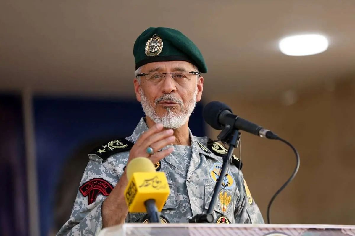 دریادار سیاری، معاون هماهنگ‌کننده ارتش: پوزه هر دشمنی را به خاک می‌مالیم