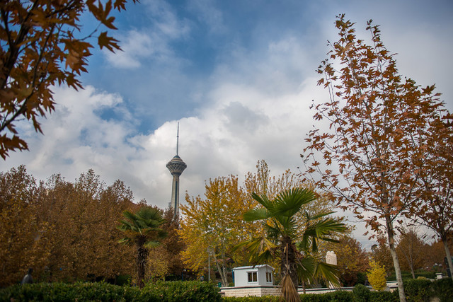 افزایش دمای تهران تا ۳۷ درجه / هشدار وقوع گرد و خاک و باد شدید