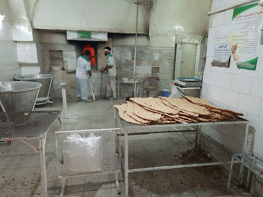 نان سنگک آزادپز ۲۵ هزار تومان شد / قیمت‌گذاری بدون مصوبه رسمی