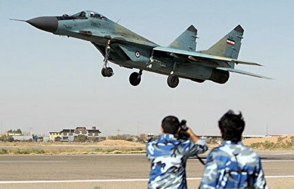 ویدیو / پرواز جنگنده میگ ۲۹ ارتش بر فراز فرودگاه مهرآباد
