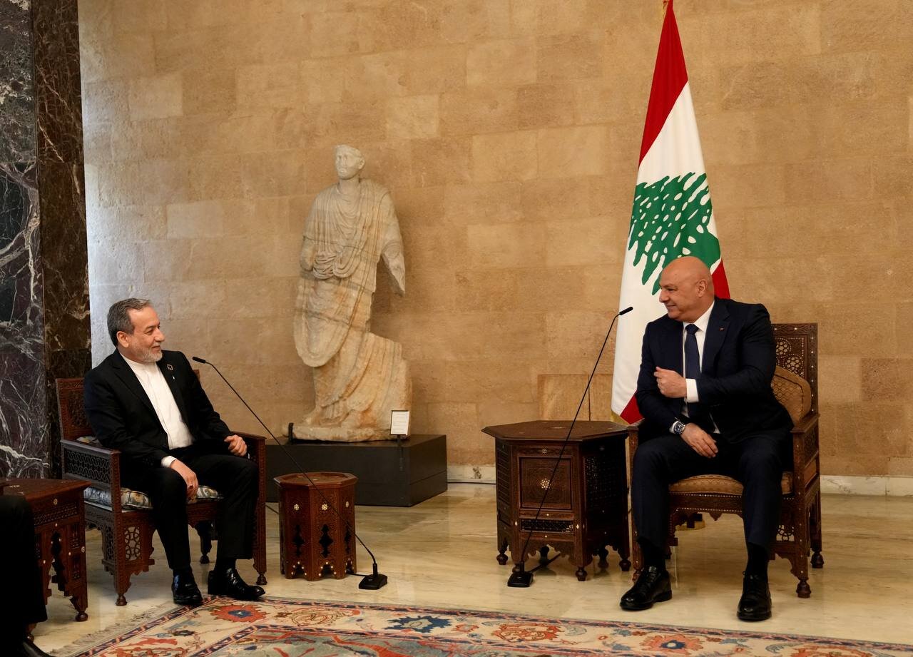 دیدار رئیس‌جمهور لبنان با وزیر خارجه ایران در بیروت