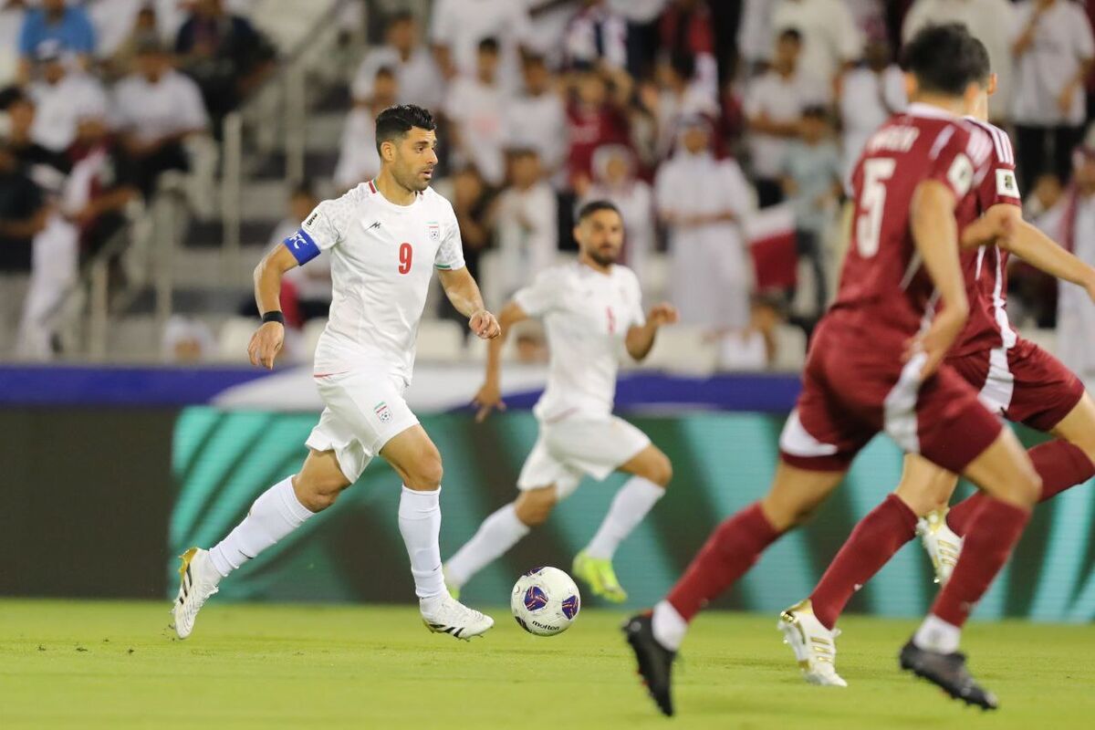 ایران ۱۰ نفره باخت اما صدرنشین ماند/ یاران اورونوف و ماشاریپوف جهانی شدند/ قطر امیدوارانه به بازی آخر رسید +جدول