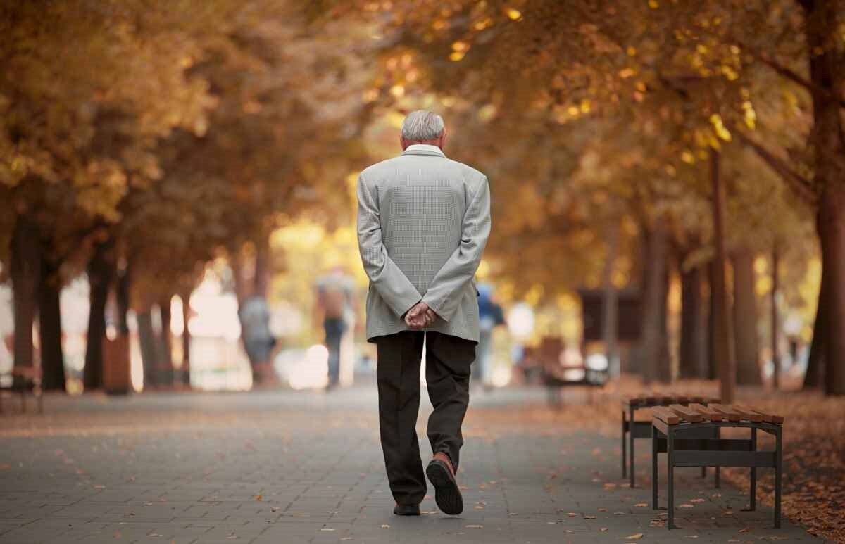 پرداخت حقوق بازنشستگان به آخر ماه‌ها منتقل شده است؟
