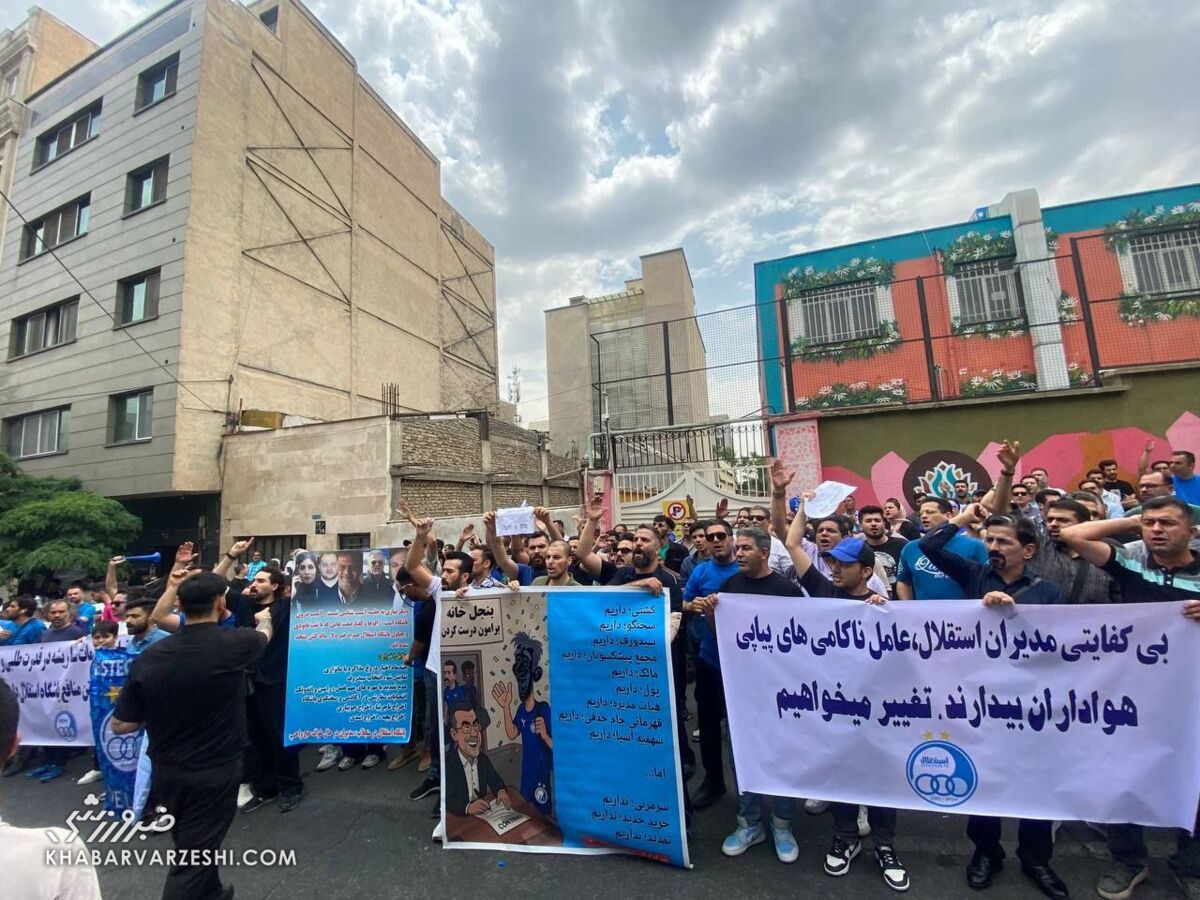 گوش هوادار استقلال پر از «وعده سر خرمن» است/ دیگر بازیکنی روی زمین مانده که استقلال بگیرد؟