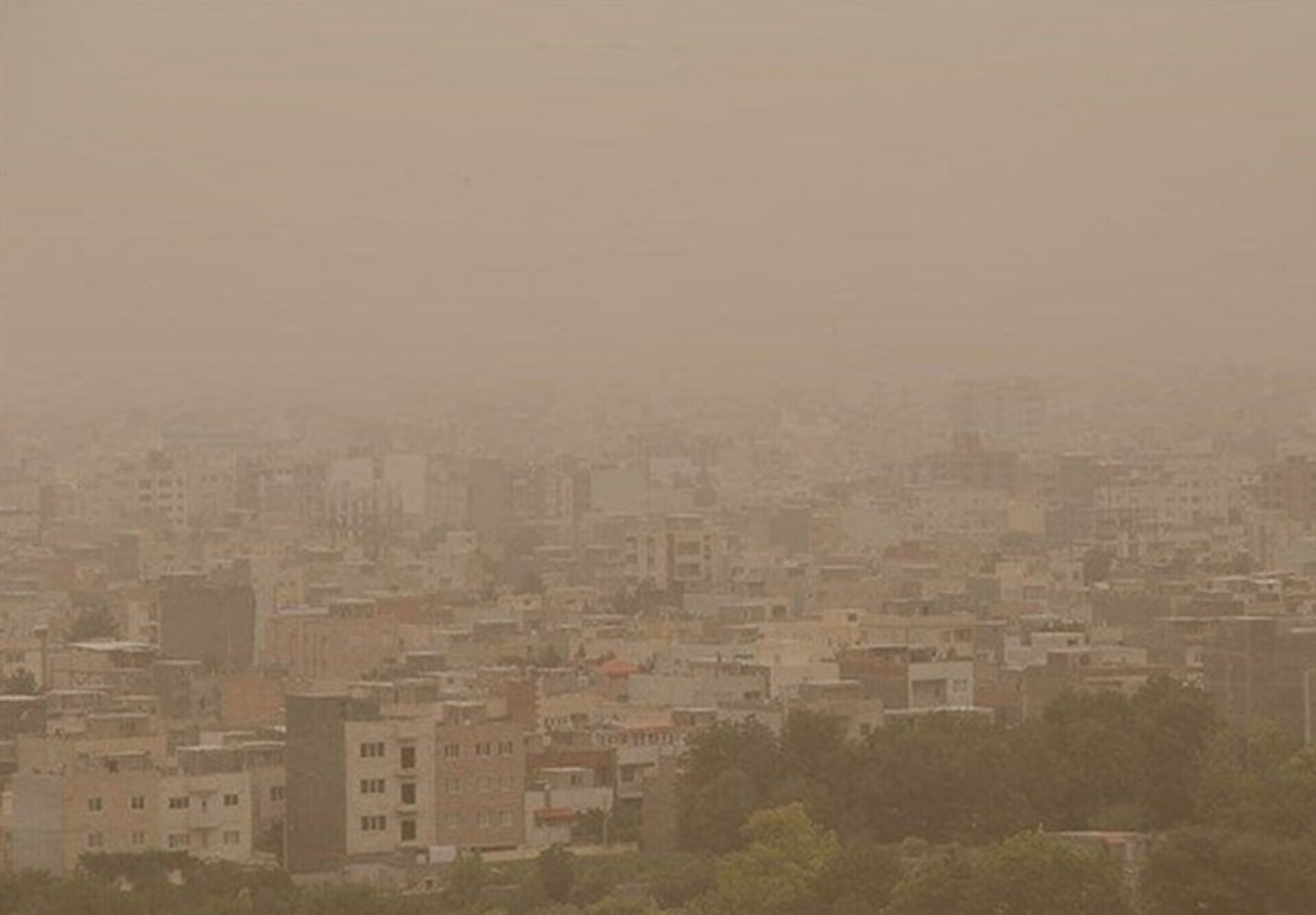 محیط زیست: میزان شاخص آلودگی هوا در برخی از نقاط خراسان شمالی به عدد ۴۰۰ رسیده/ مجاورت با صحرای «قره‌قوم» ترکمنستان، نقش مهمی در انتقال گردوغبار به این استان دارد/ شاخص کیفی هوا در بعضی از شهر‌های استان هم طی روز‌های اخیر تا ۵۰۰ واحد افزایش یافته