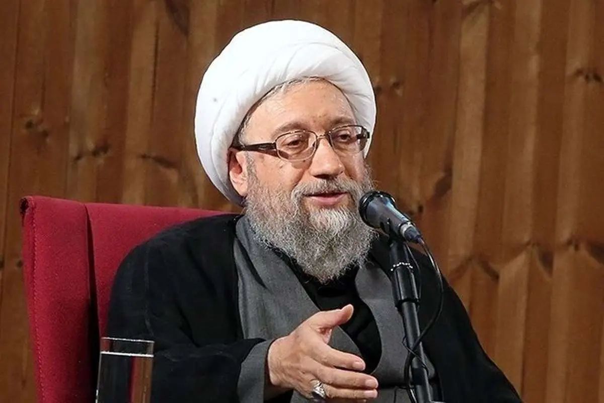 آملی لاریجانی: هیچ‌کس حق عقب‌نشینی از خطوط قرمز نظام را ندارد