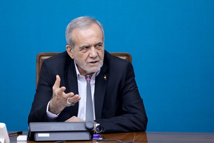 رئیس جمهور: تعامل با جهان داریم اما زیر بار زور نمی‌رویم