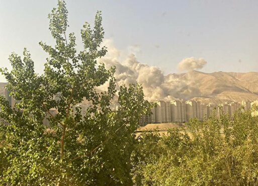 شنیدن صدای انفجار در شرق و غرب تهران و مشاهده دود در در منطقه ۲۲ و فلکه اول تهرانپارس / فارس: اسرائیل یک پادگان نظامی در غرب تهران را هدف قرار داد، پدافند هوایی نیز فعال شده است