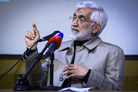 جلیلی: عده‌ای دوباره دم از مذاکره می‌زنند / پس از پیروزی بر فرعون هم بنی اسرائیل در غیاب پیامبرشان گوساله‌پرست شدند