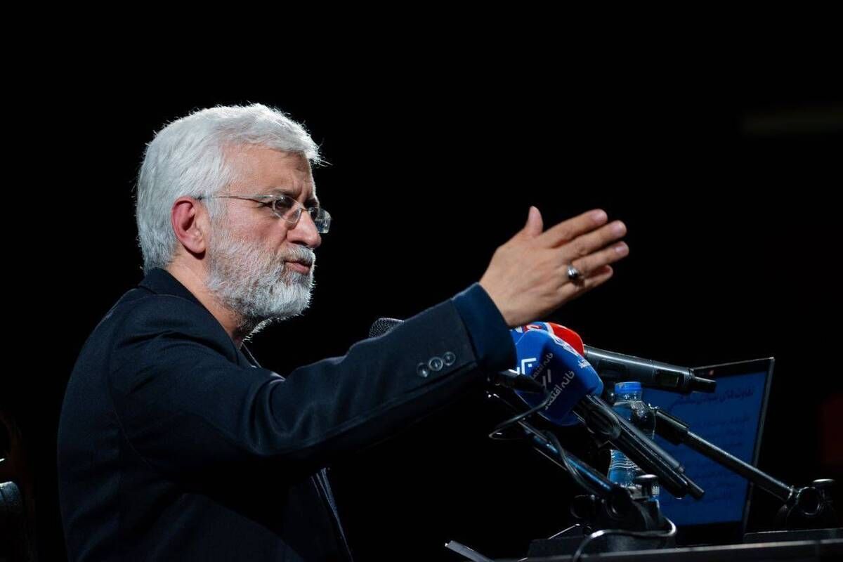 انتقاد زیدآبادی، تحلیل‌گر سیاسی از اظهارات جلیلی درباره مذاکره: تبدیل مذاکرات به «لولوی آدم‌خوار»، فقط از کسانی برمی‌آید که استدلالی برای ارائه ندارند یا راه‌حلی جز جنگ و خونریزی نمی‌شناسند