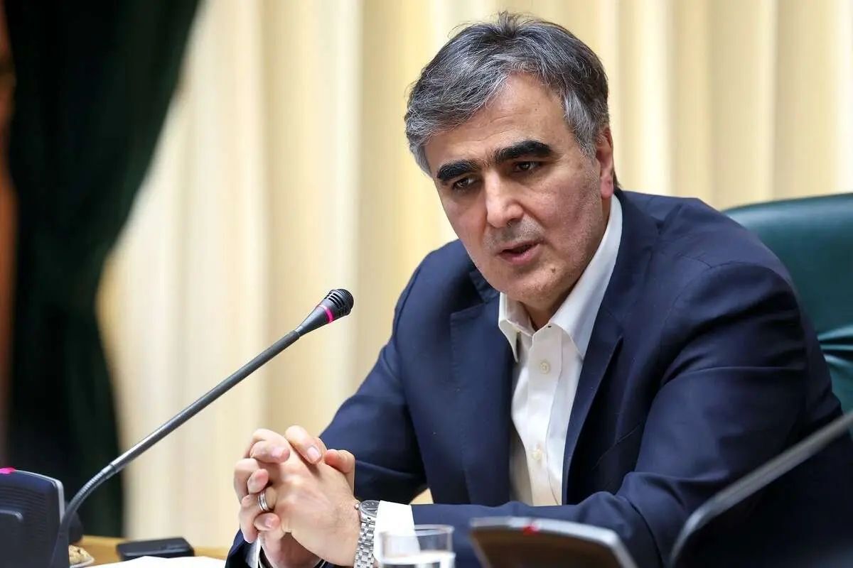 رئیس بانک مرکزی: مدیران عامل بانک‌ها به پرداخت تسهیلات خرد و قرض‌الحسنه ازدواج و فرزندآوری با حداکثر یک ضامن، عمل کنند