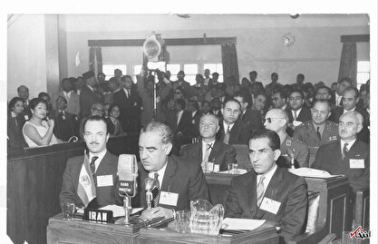 عکس/ نخست وزیر دوران بحران شاه