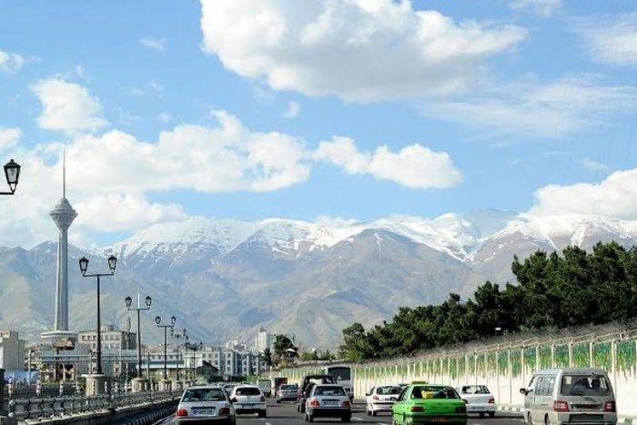 پیش بینی هوای تهران: صاف تا نیمه ابری با وزش باد و احتمال گرد و خاک