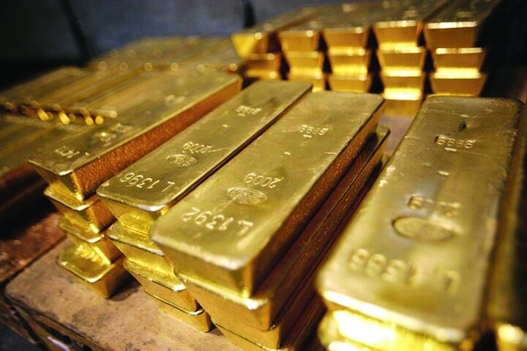 با کاهش ارزش دلار قیمت هر اونس طلا چقدر گران شد؟