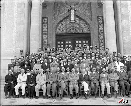 عکس/ تصویری قدیمی از کارمندان بانک شاهی