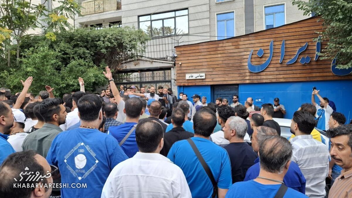 مگر ممکن است این عده جای «مزد»، عشق فوتبال باشند!؟