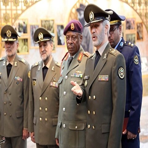 تصاویر: دیدار فرمانده دفاع ملی آفریقای جنوبی با فرمانده کل ارتش