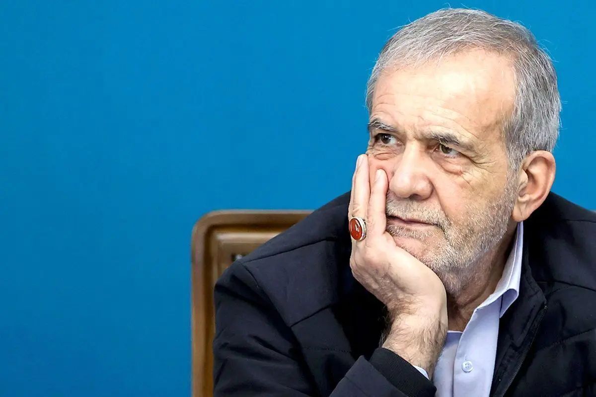 رسانه دفتر رهبری: فضاسازی‌های پر هیاهو علیه مسئولان، آتشی است که بذر بی‌ثباتی می‌پاشد/ نباید با هیجان کاذب، همان چیزی را به دشمن هدیه داد که در میدان نبرد به دست نیاورد