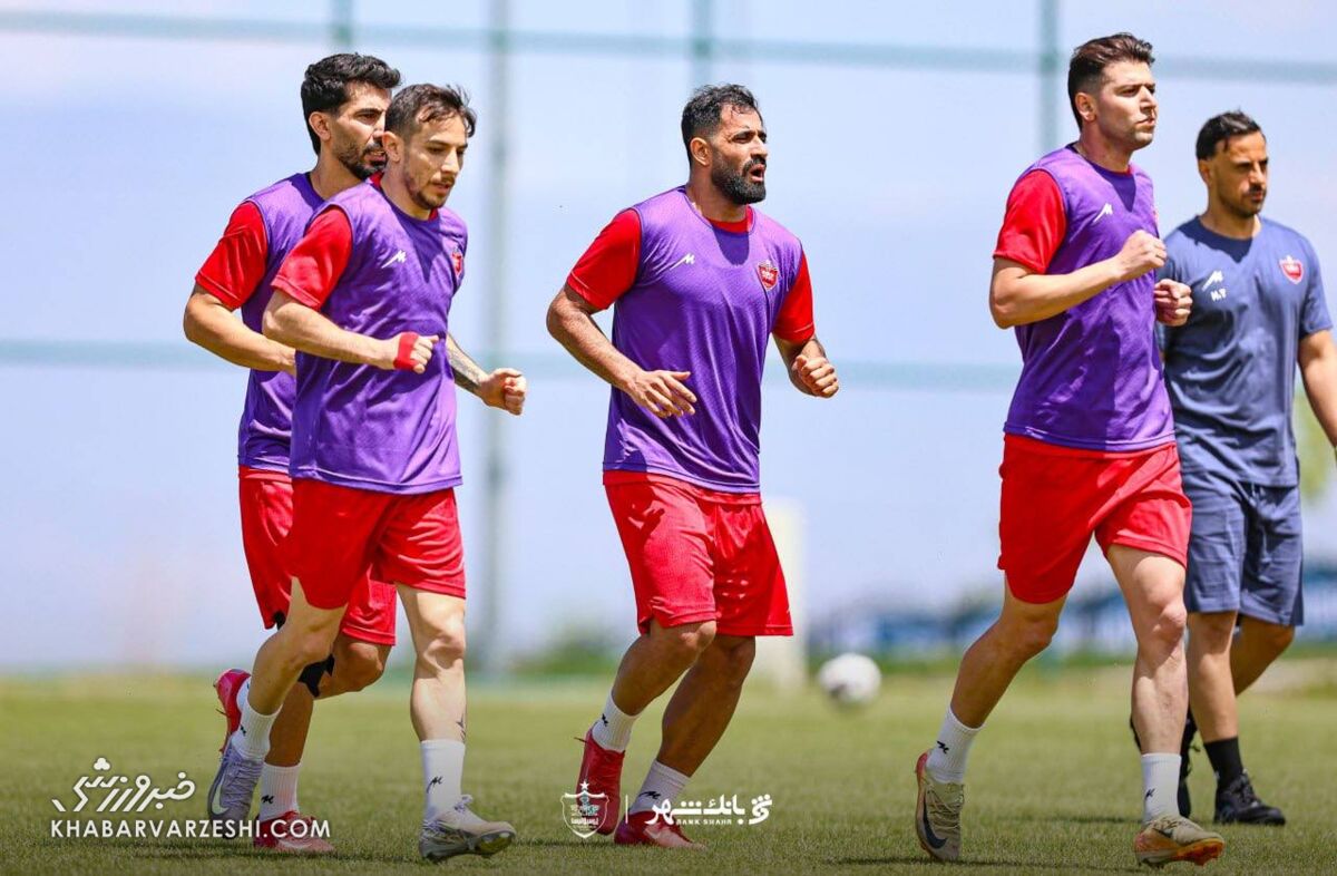اقدام جالب ستاره ملی پوش پرسپولیس؛ قید بازوبند را زد!