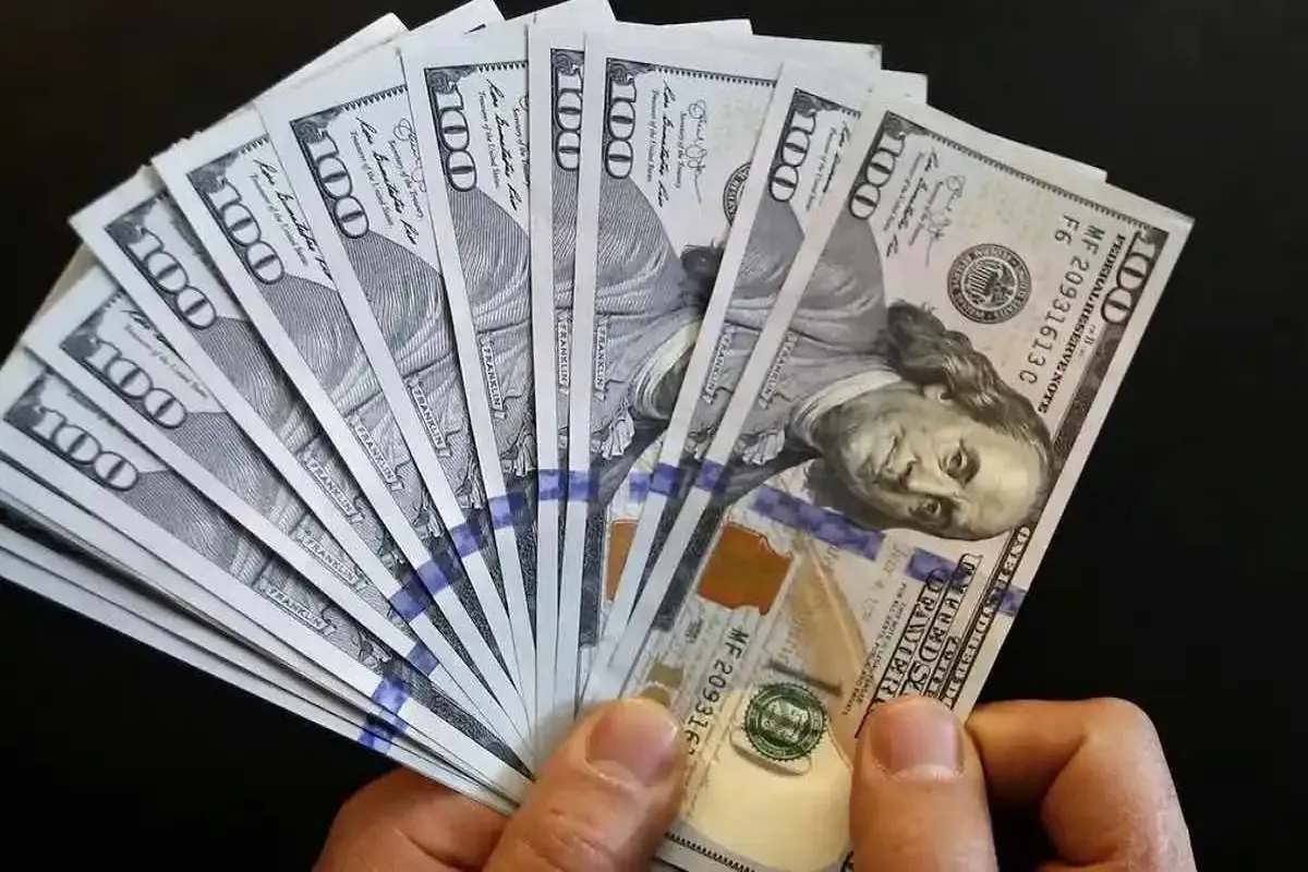 قیمت دلار به ۱۳۰ هزار تومان می‌رسد؟؛ خطر جهش ارزی نزدیک است