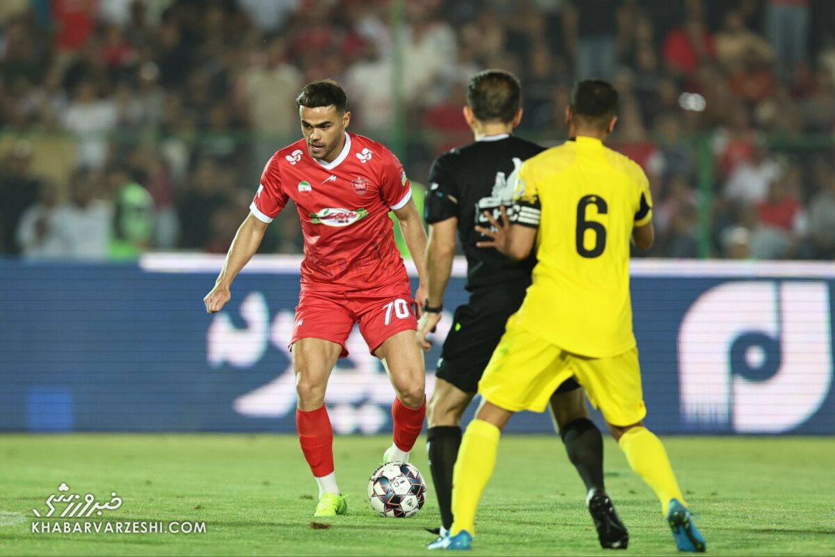 این بازیکن پرسپولیس در بازی اول دل وحید هاشمیان را برد