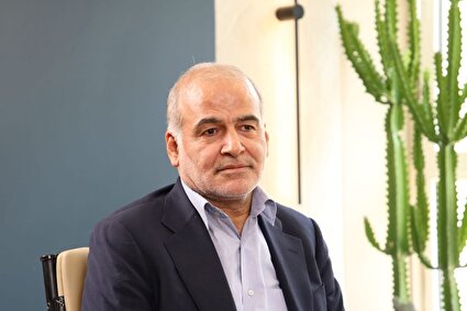 ویدیو/ کیومرث یزدان‌پناه، استاد ژئوپلیتیک دانشگاه تهران: ما گرفتار ژئوپلیتیک ناز و غمزه هستیم/ این پیغام آورد، او پسغام آورد؛ اگر قرار است مذاکره کنیم، مستقیم انجام دهیم/ پدر اقتصاد ایران را با واسطه و واسطه‌گری درآوردیم
